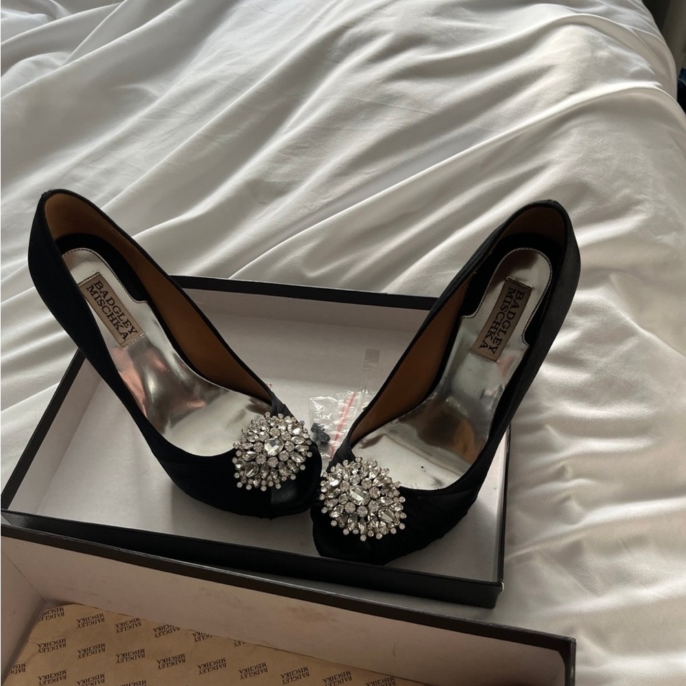 Badgley Mischka Black Crystal Embellished Heels 7.5 Womens